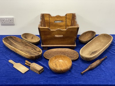 Lot 459 - A collection of treen and other items