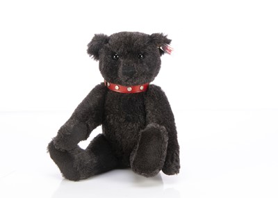 Lot 8 - A Steiff limited edition teddy bear Schwartz