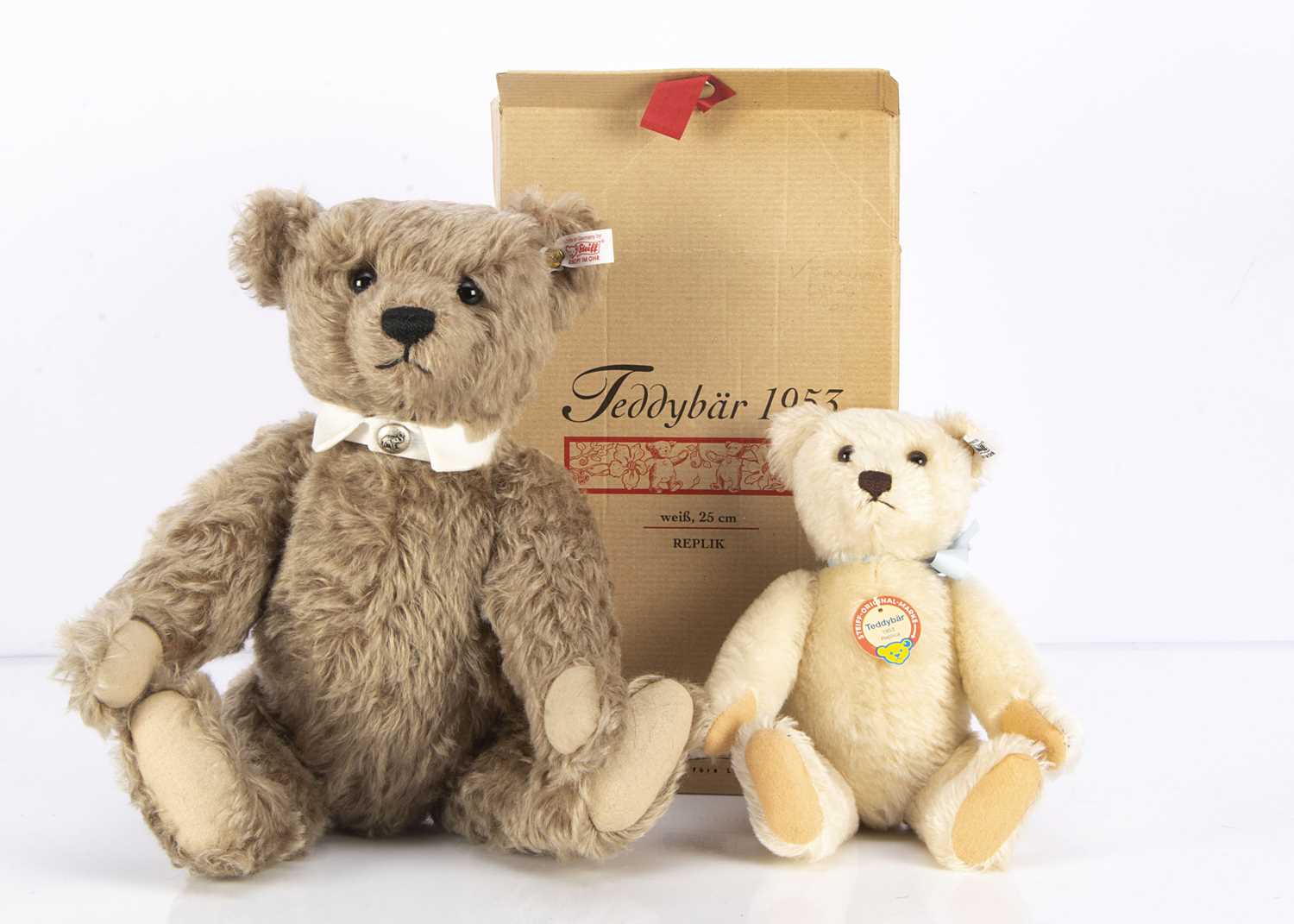 Lot 38 - Two Steiff limited edition teddy bears