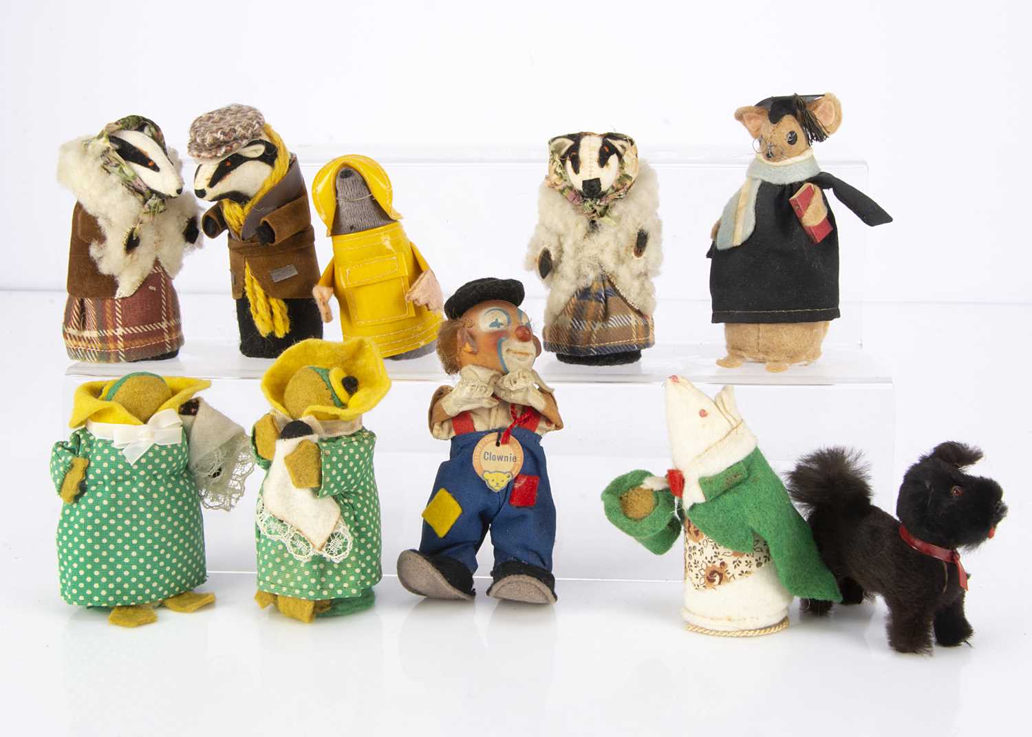 Lot 64 - A collection of vintage soft toy animals