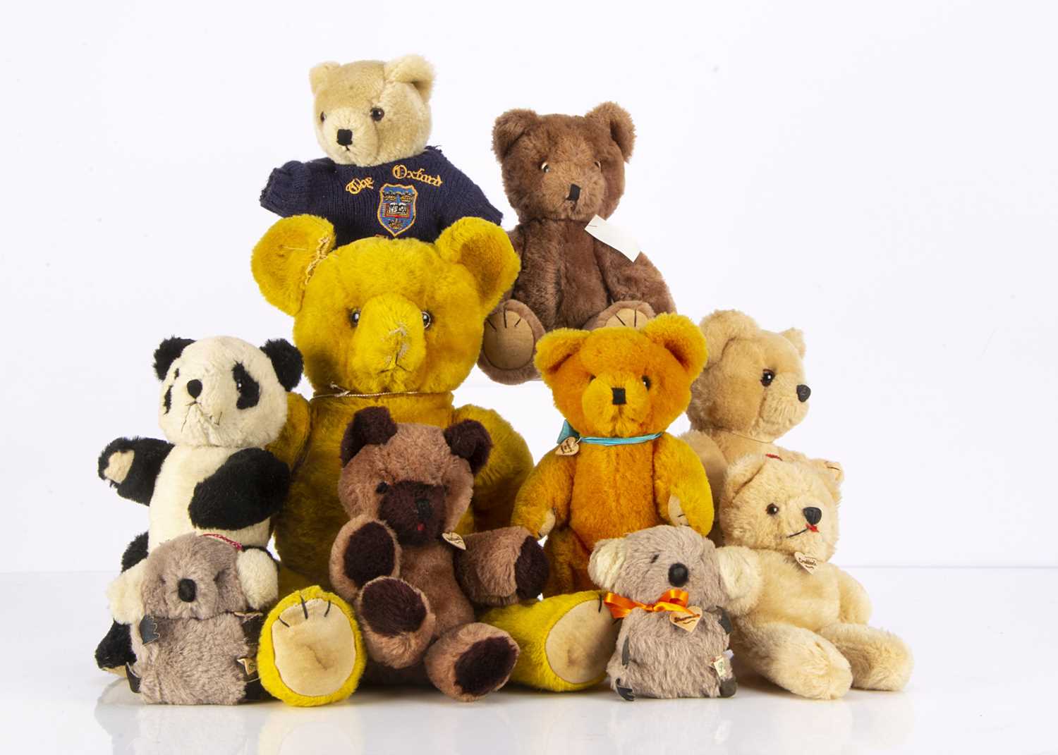 Lot 92 - Ten Shanghai Dolls Factory teddy bears