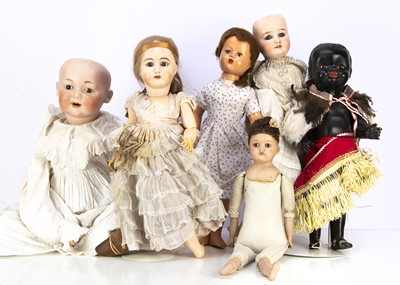 Lot 277 - Various dolls