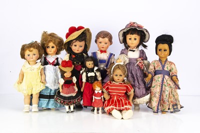 Lot 291 - Vintage dolls