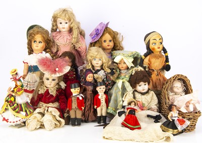 Lot 295 - Various vintage dolls