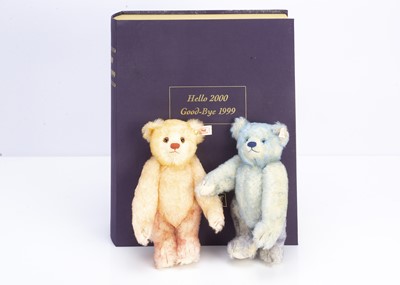 Lot 311 - A Steiff limited edition Hello 2000 Good-Bye 1999 set