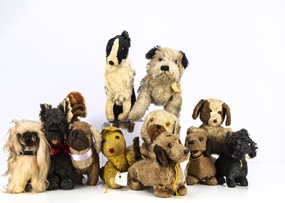 Lot 401 - A Selection of vintage soft toy dogs