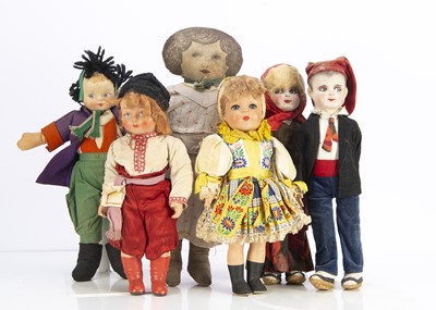 Lot 412 - Various dolls