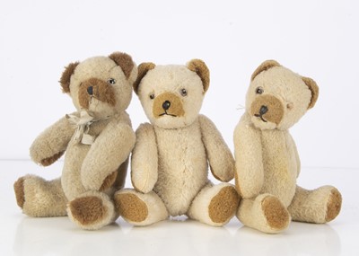 Lot 424 - Three Hamiro teddy bears