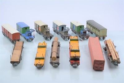 Lot 36 - Hornby 0 Gauge No 2 bogie Freight Stock and Breakdown Wagons (13)