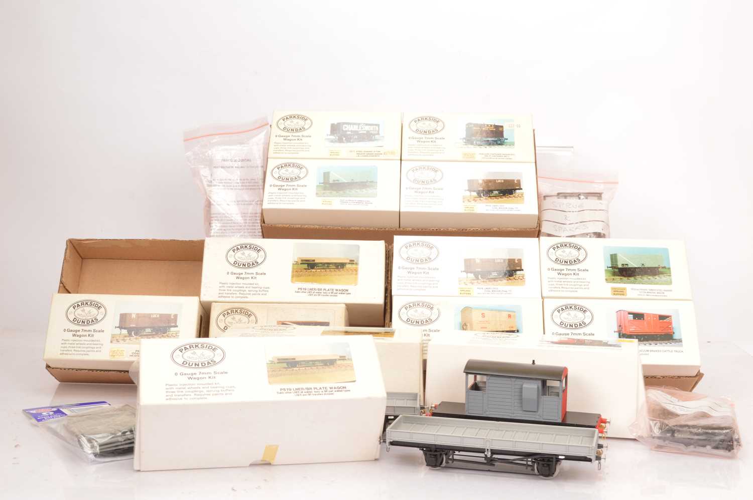 Lot 104 - Parkside Dundas 0 Gauge Kitbuilt and unbuilt Wagons