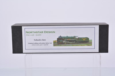 Lot 115 - A Finescale 0 Gauge SR/BR 'V' class 4-4-0 'Schools' Locomotive and Tender body kit by Northstar Design