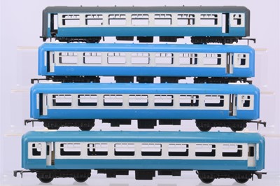 Lot 185 - Tri-ang 0 Gauge Big Big blue and white bogie Coaches