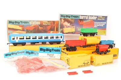 Lot 204 - Tri-ang 0 Gauge Big Big boxed Rolling Stock and Accessories (11)