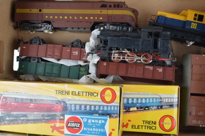 Lot 209 - Rivarossi 0 Gauge Locomotives and Rolling Stock (4)