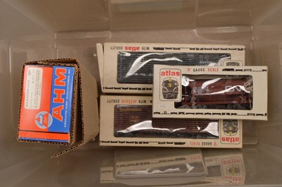 Lot 211 - AHM (Rivarossi) and Atlas 0 Gauge American Locomotives and Rolling Stock (15)