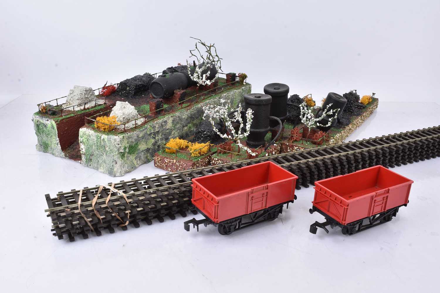 Lot 220 - Peco 0 Gauge Track Lima Open Wagons and homemade raised goods siding with coal and refuelling tanks