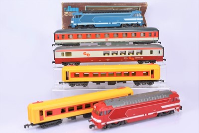 Lot 223 - Lima 0 Gauge SNCF Diesel Locomotives and Lima and Tri-ang Big Big Continental Coaches