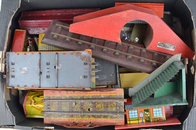 Lot 248 - An assortment of 0 Gauge Scenic Accessories (qty)