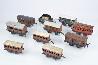 Lot 252 - Assorted Bing 0 Gauge 4-wheeled Rolling Stock (11)