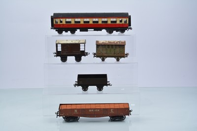 Lot 260 - Bassett-Lowke 0 Gauge Rolling Stock and empty loco boxes (7)