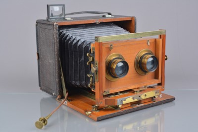 Lot 91 - A Rochester-type 6¼ x 4½ Stereo Camera