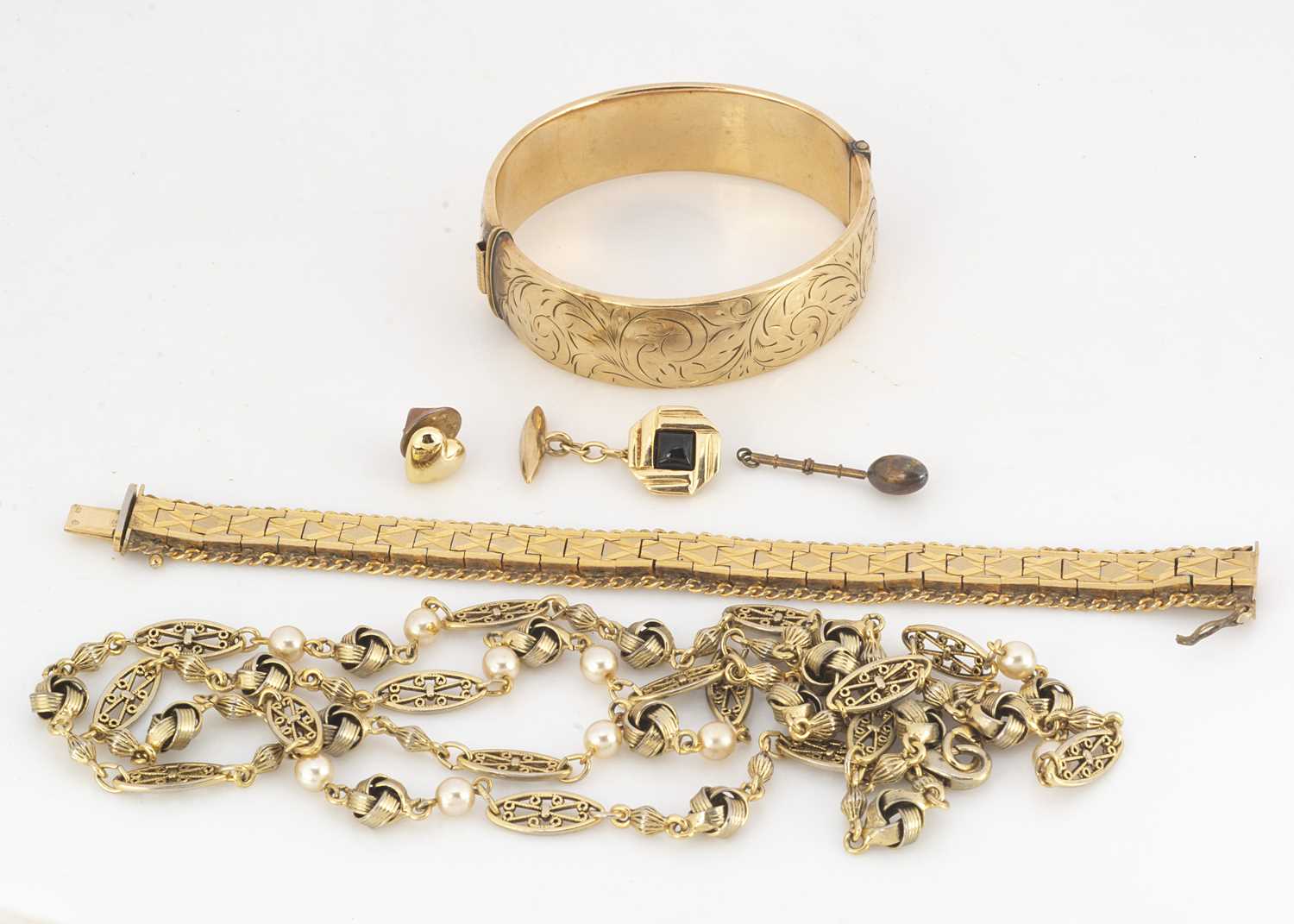 Lot 55 - A quantity of gold plated items