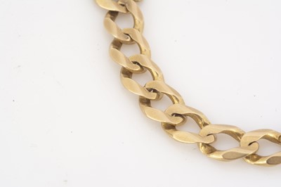 Lot 74 - A heavy 14K marked yellow metal curb link chain
