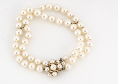 Lot 78 - A 14ct gold and cultured pearl double row bracelet