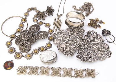 Lot 133 - a collection of silver and white metal jewels