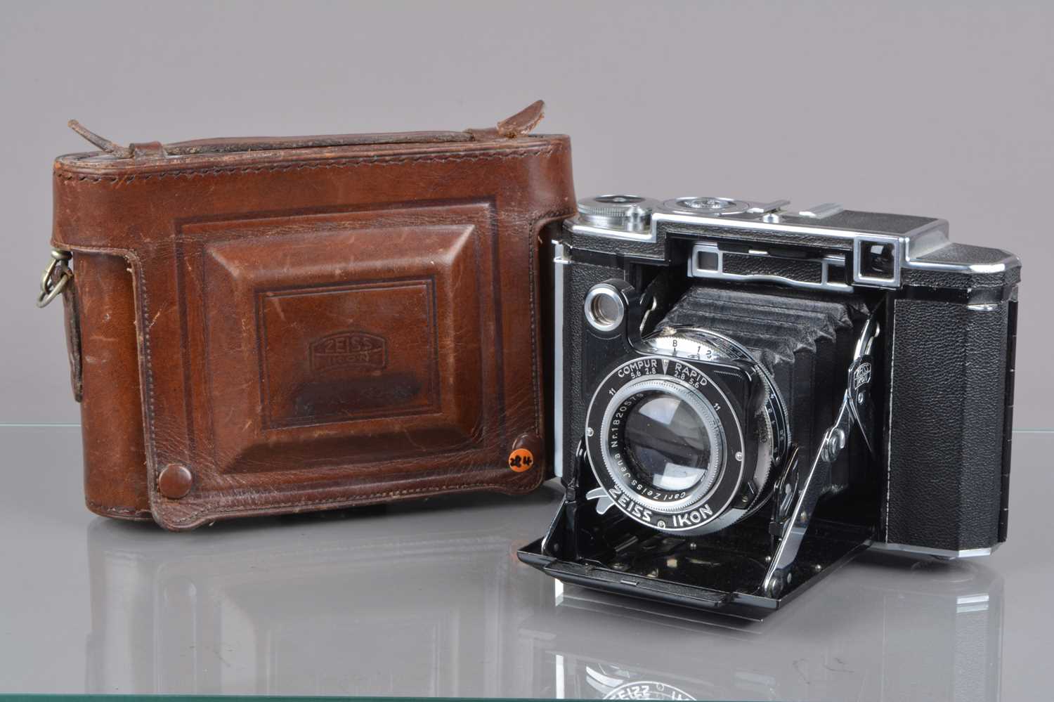 Lot 107 - A Zeiss Ikon Super Ikonta B 530/16 Rangefinder Camera