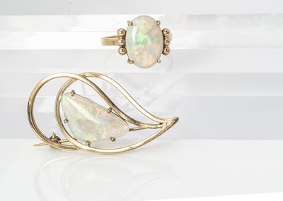 Lot 179 - Two opal and gold jewels