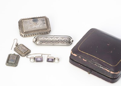 Lot 186 - A Victorian silver brooch and matching earrings