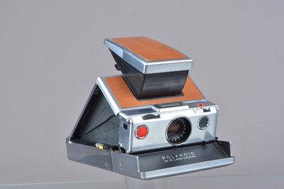 Lot 112 - A Polaroid SX-70 Land Camera