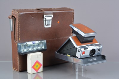 Lot 113 - A Polaroid SX-70 Land Camera