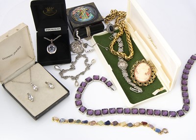 Lot 228 - A collection of costume Jewels