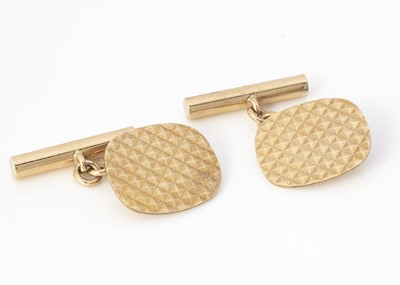 Lot 239 - A pair of 9ct gold cufflinks