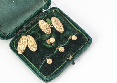 Lot 256 - A Victorian gentleman's 9ct gold dress set