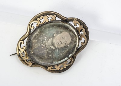 Lot 259 - A 19th century Daguerreotype and pinchbeck brooch