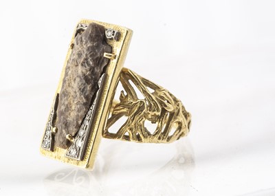 Lot 265 - An 18ct gold Garrard Millennia limited edition neolithic arrow head and diamond tablet ring