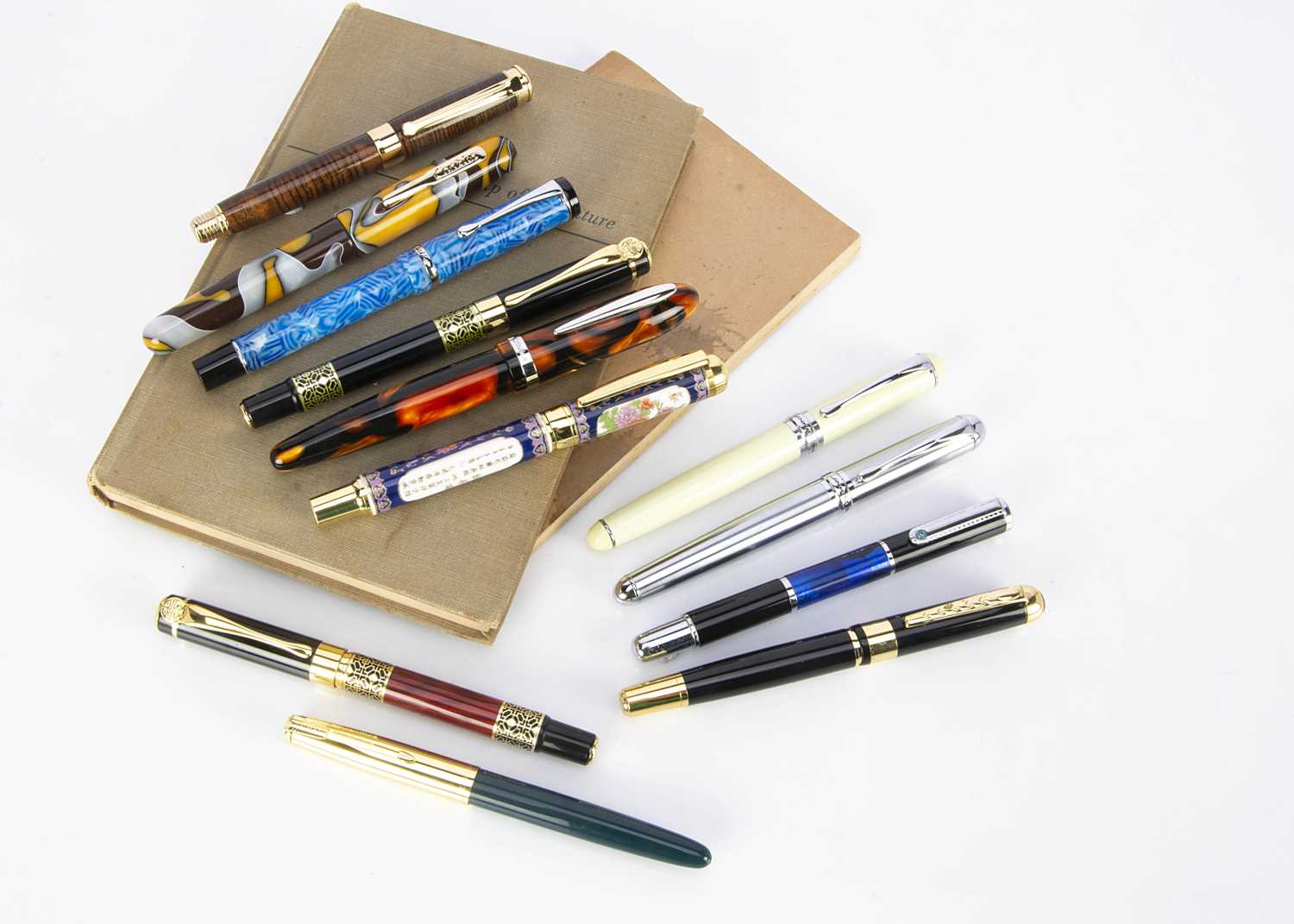 Lot 305 - Twelve modern fountain pens