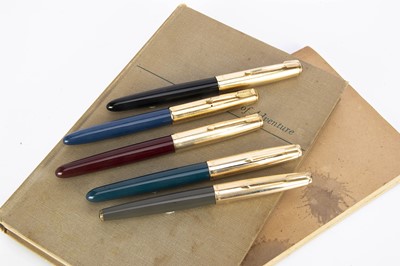 Lot 321 - Five vintage Parker fountain pens