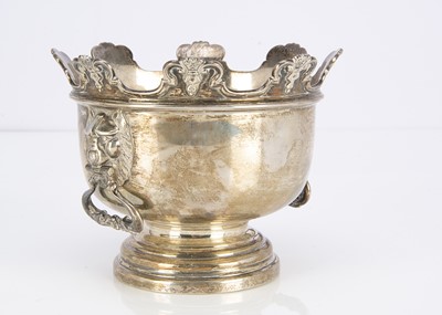 Lot 400 - An early George V silver small Monteith style bowl from Mappin & Webb