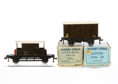 Lot 345 - Hornby-Dublo 00 Gauge 3-Rail early post-war SR wagons