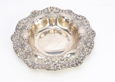 Lot 417 - An early 20th century American silver dish