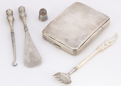 Lot 442 - An Art Deco period silver cigarette case and other items