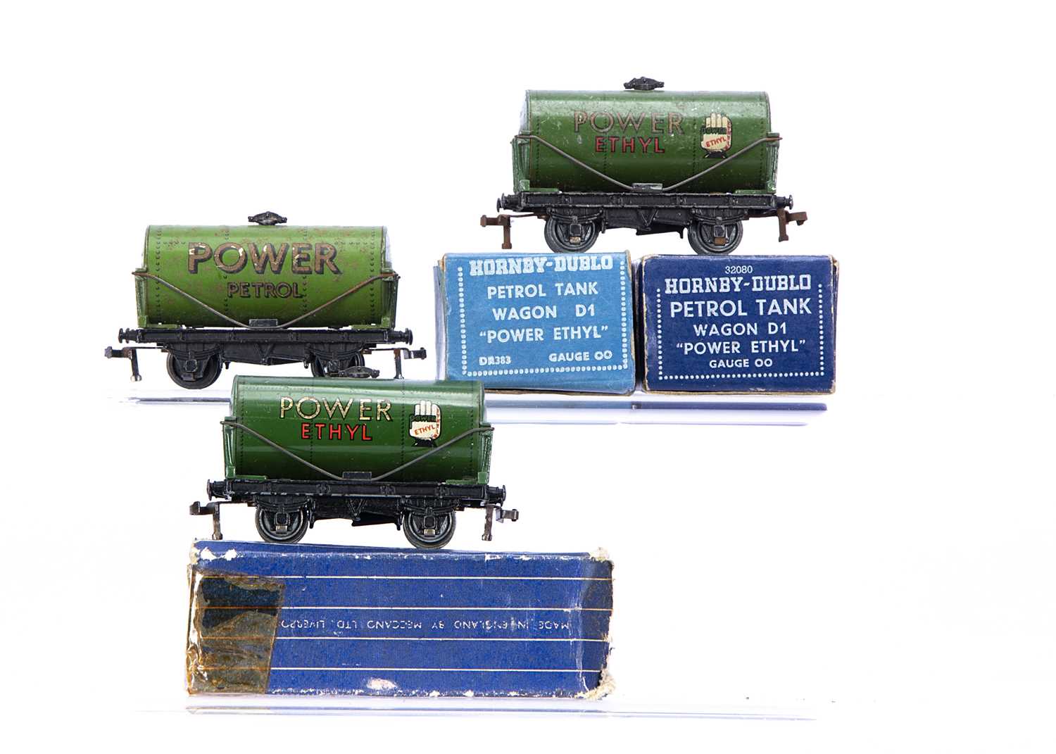 Lot 348 - Hornby-Dublo 00 Gauge 3-Rail Power Ethyl and Petrol Tank wagons