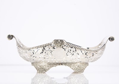 Lot 451 - A good quality Edward VII silver bread basket by George Nathan & Ridley Hayes