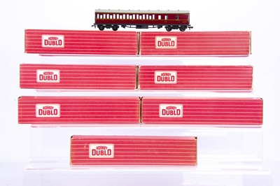 Lot 356 - Hornby-Dublo 00 Gauge 2-Rail Super Detail BR maroon Suburban Coaches