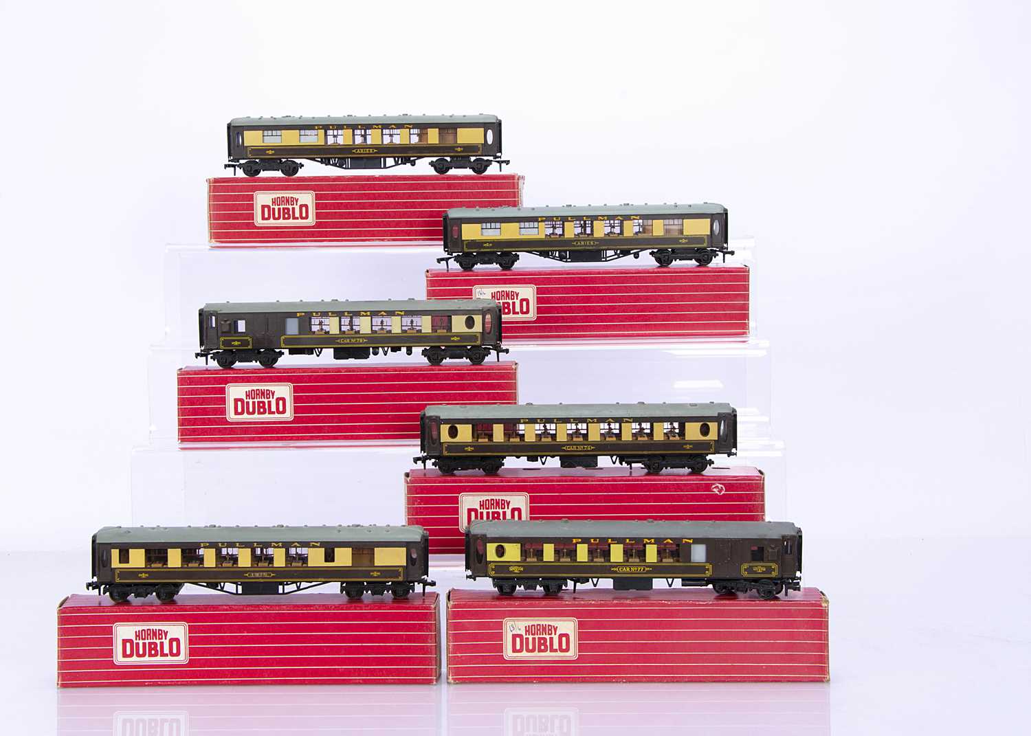 Lot 357 - Hornby-Dublo 00 Gauge 2-Rail Super Detail Pullman Coaches