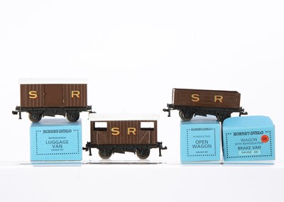 Lot 385 - Limited Edition Hornby Dublo 00 Gauge 3-Rail SR wagons built by Bran Huxley in the style of Hornby 0 Gauge